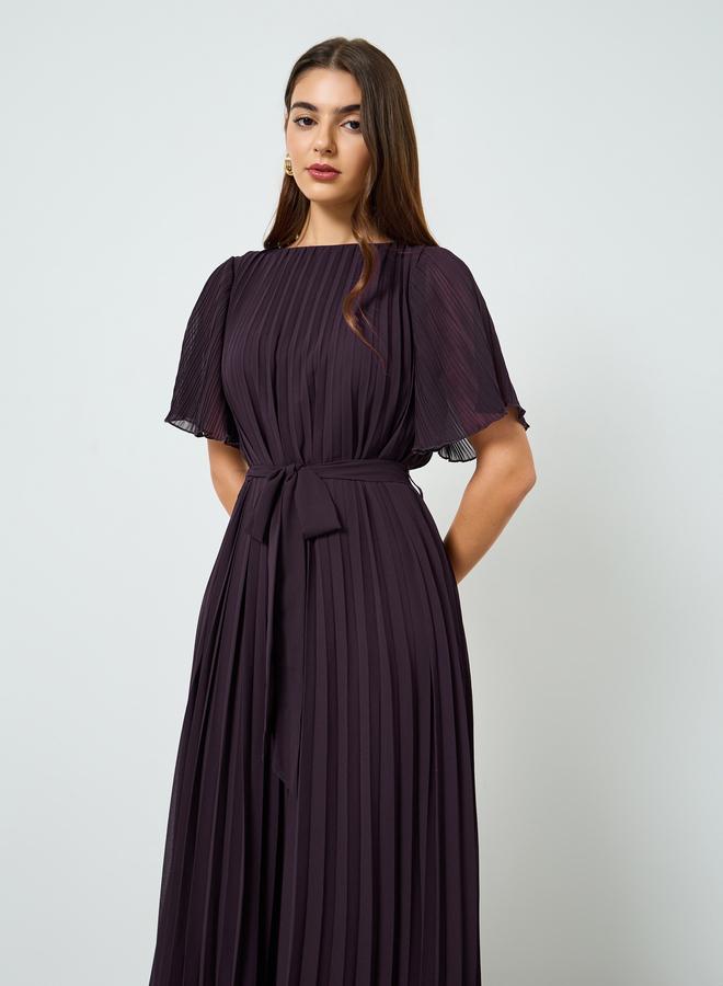 Styli Women Pleated Maxi Dress with Tie-Belt - Image 1